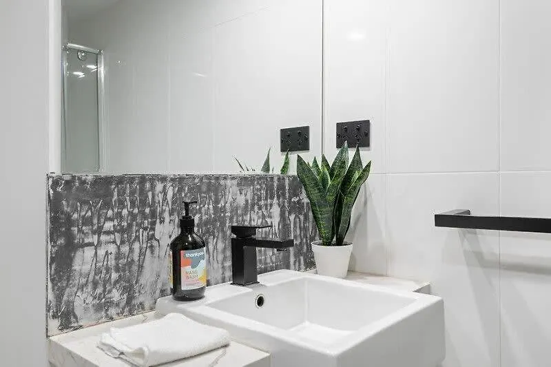 Apartment Spacious River View 3 Bdrm Apt With 2 Car Spaces Brisbane Australia
