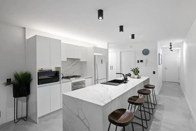 Spacious River View 3 Bdrm Apt With 2 Car Spaces Brisbane