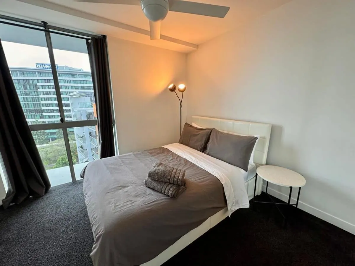 Spacious River View 3 Bdrm Apt With 2 Car Spaces Brisbane 0*,